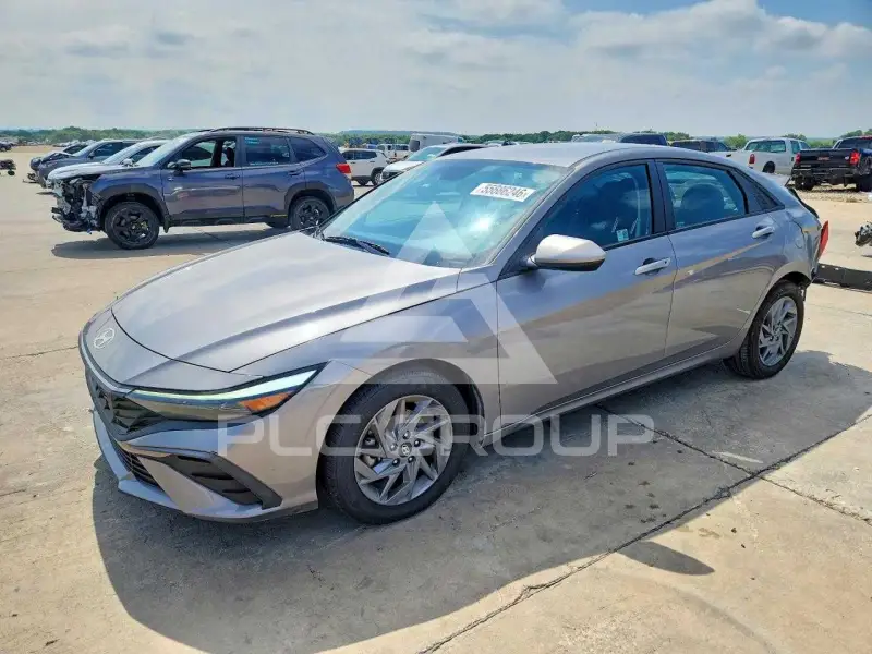 2024 Hyundai Elantra фото