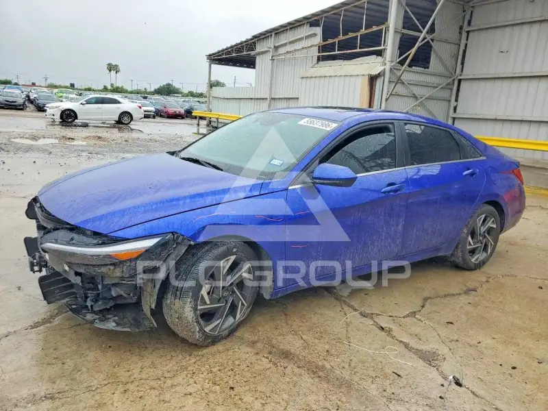 2024 Hyundai Elantra photo