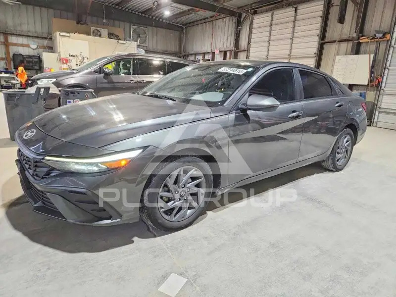 2024 Hyundai Elantra фото