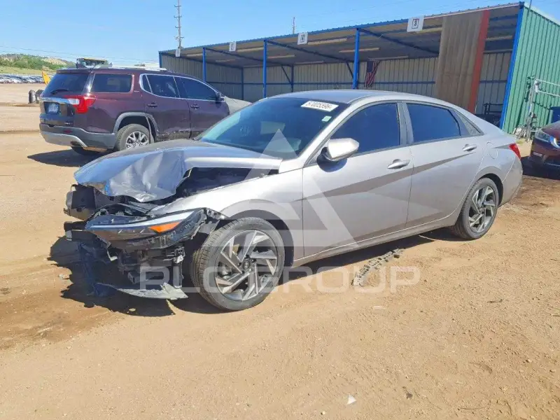 2024 Hyundai Elantra фото
