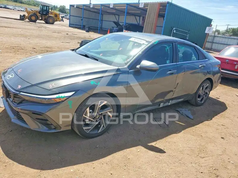 2024 Hyundai Elantra photo