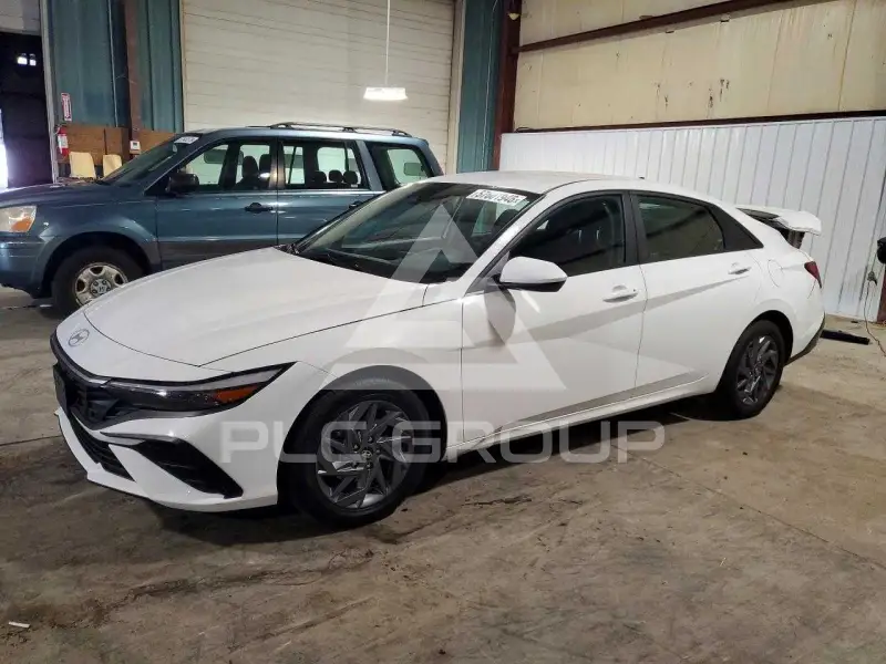 2024 Hyundai Elantra фото