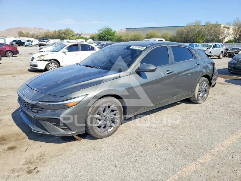 2024 Hyundai Elantra photo