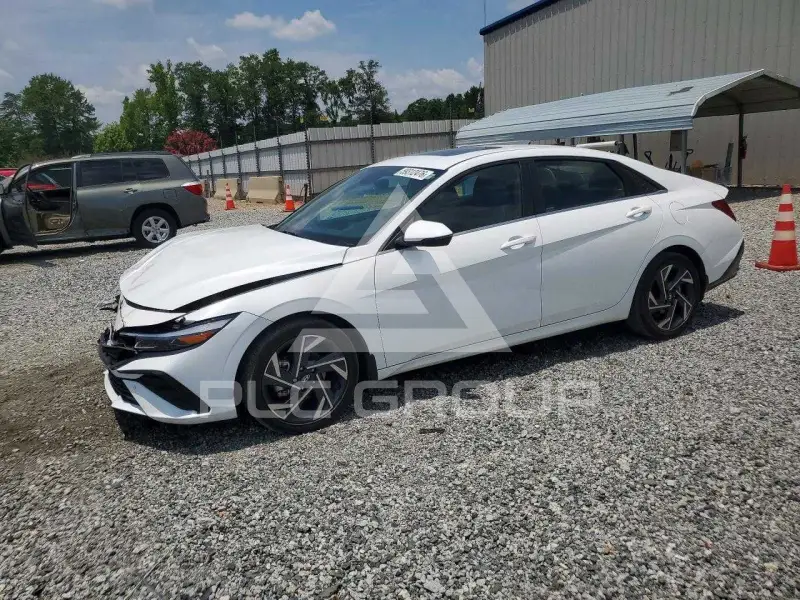 2024 Hyundai Elantra photo