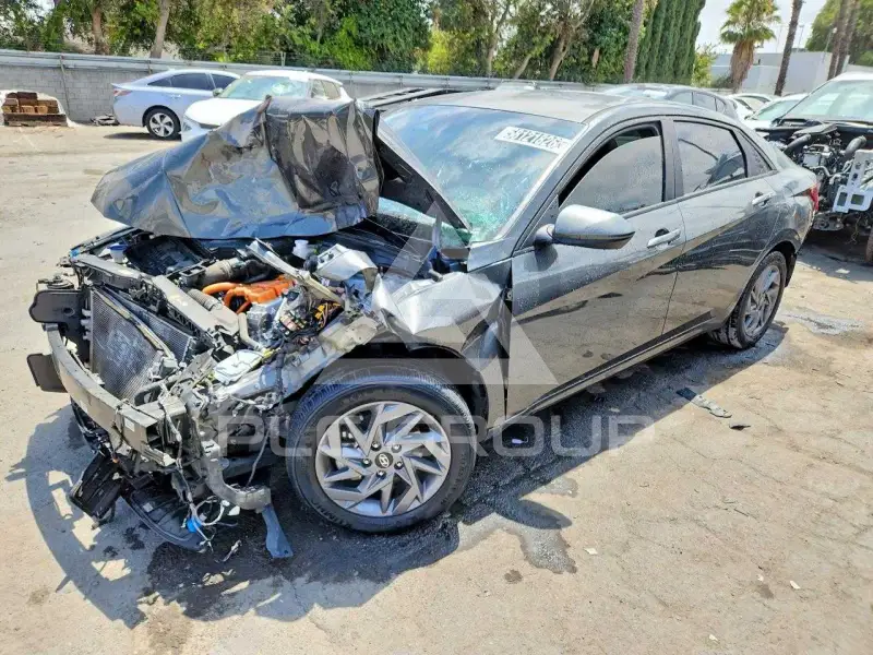 2024 Hyundai Elantra photo