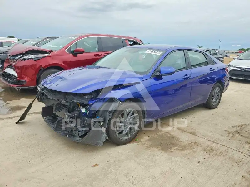 2024 Hyundai Elantra photo