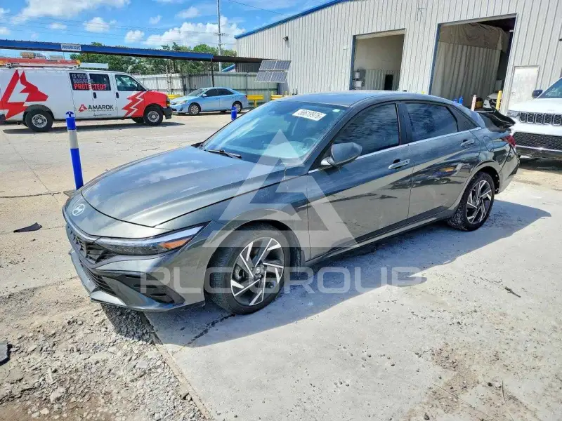 2024 Hyundai Elantra photo