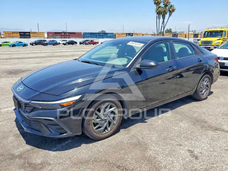 2024 Hyundai Elantra photo