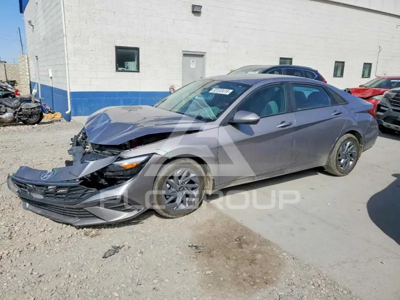 2024 Hyundai Elantra фото