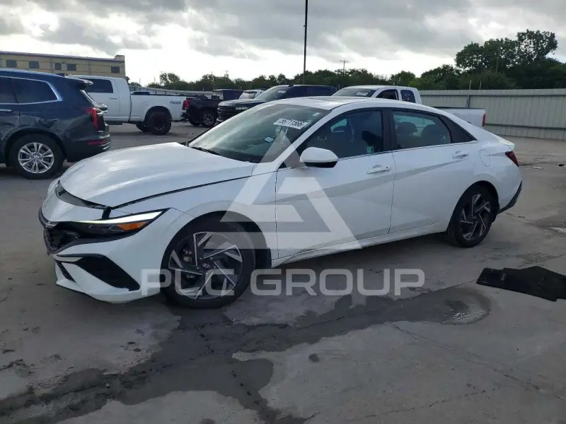 2024 Hyundai Elantra фото