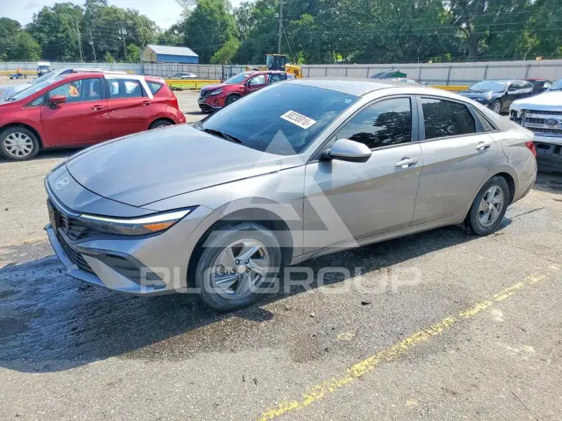 2024 Hyundai Elantra photo