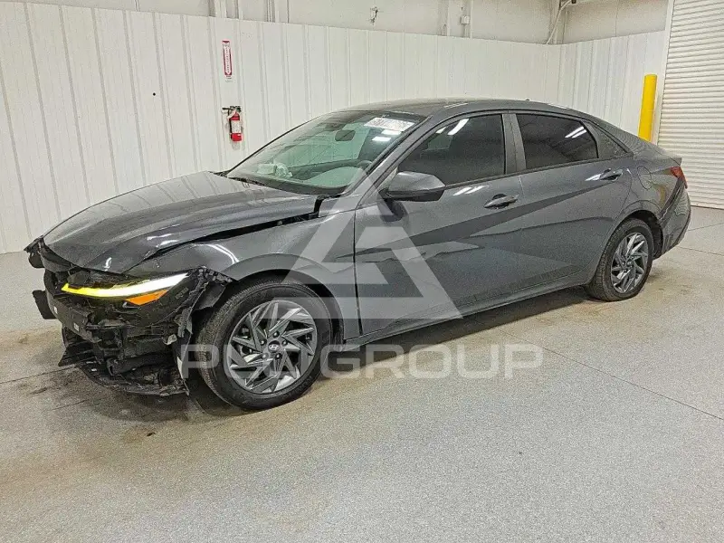 2024 Hyundai Elantra фото