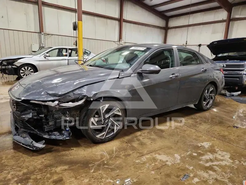 2024 Hyundai Elantra photo