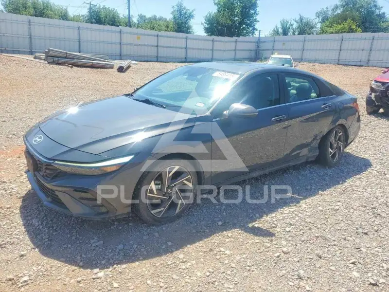 2024 Hyundai Elantra photo