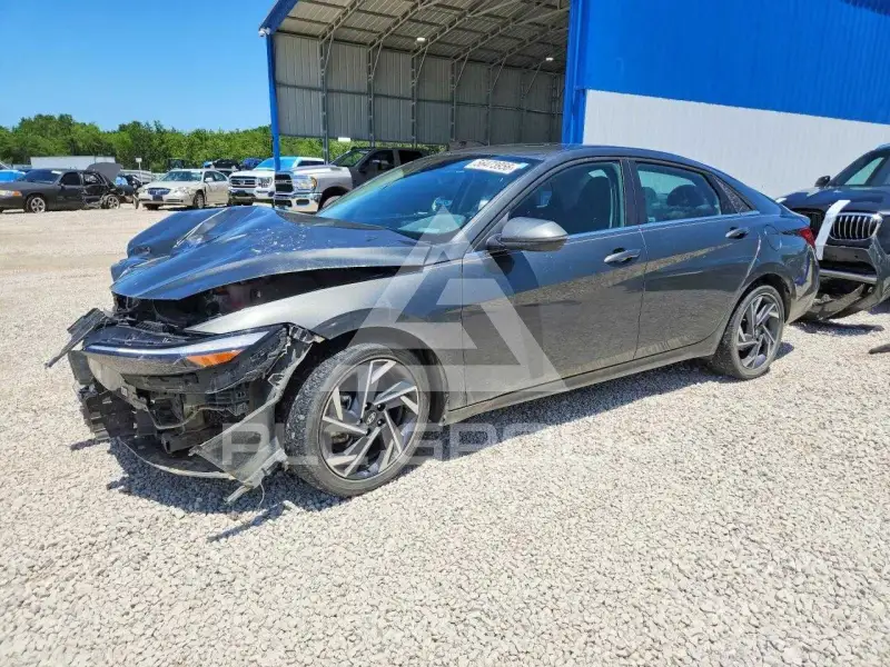 2024 Hyundai Elantra photo