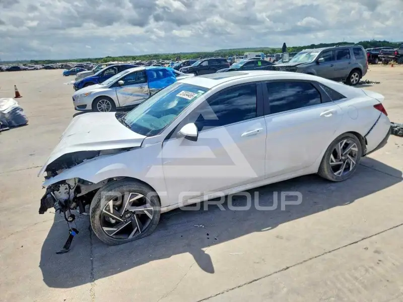 2024 Hyundai Elantra фото