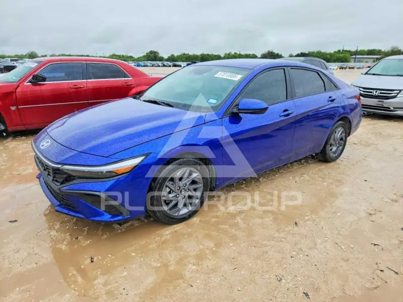 2024 Hyundai Elantra photo