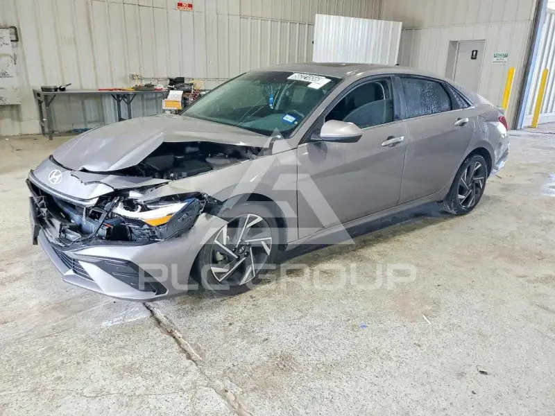 2024 Hyundai Elantra photo