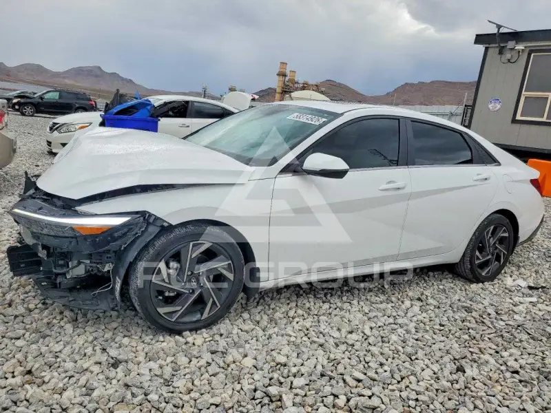2024 Hyundai Elantra фото