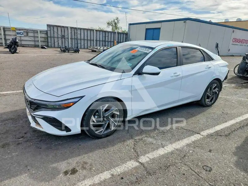 2024 Hyundai Elantra photo