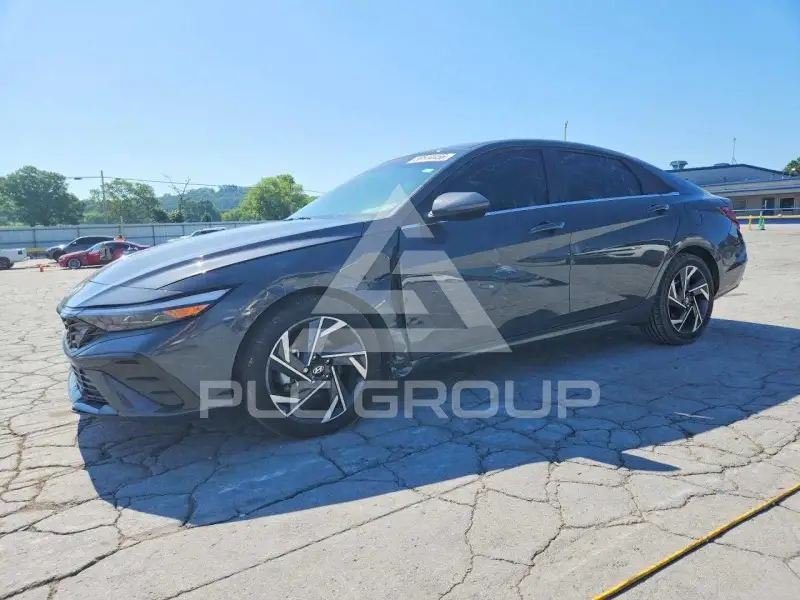 2024 Hyundai Elantra photo
