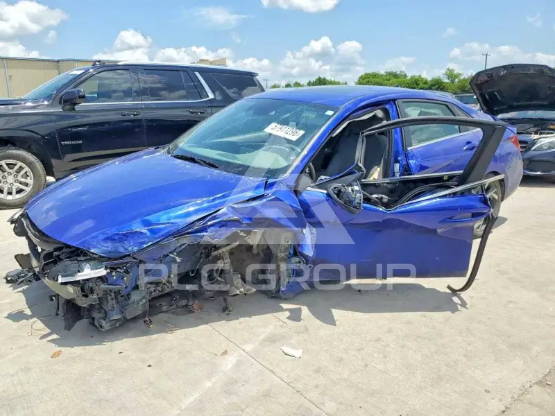 2024 Hyundai Elantra photo