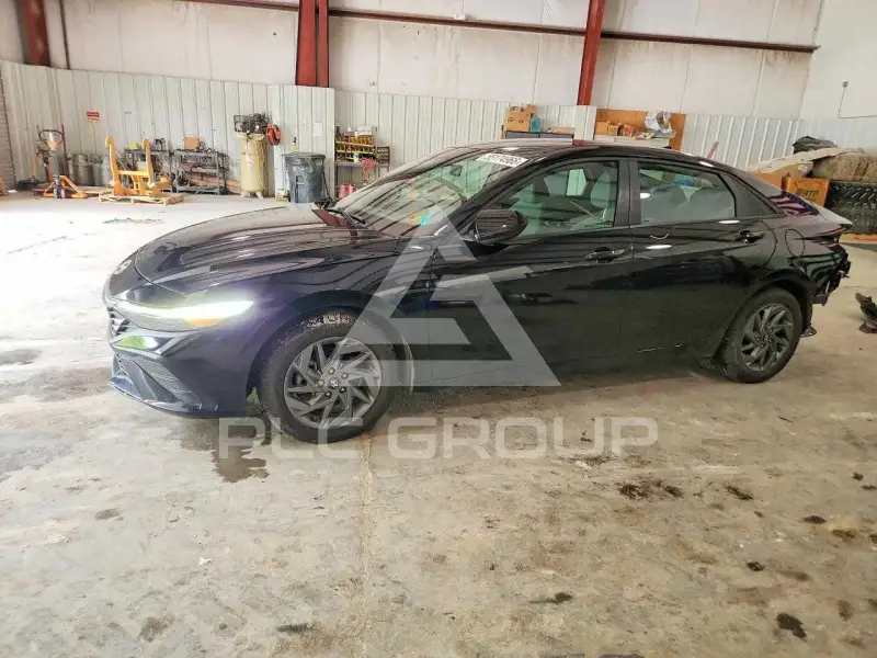 2024 Hyundai Elantra фото