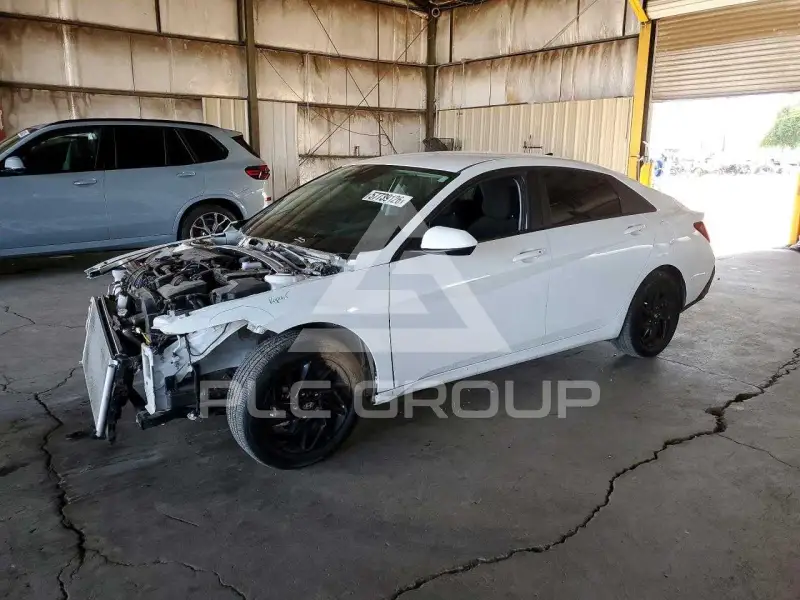 2024 Hyundai Elantra фото