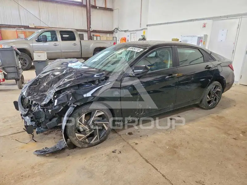 2024 Hyundai Elantra фото