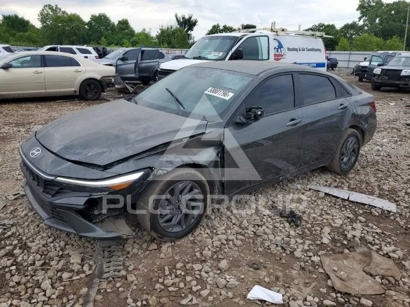 2024 Hyundai Elantra photo