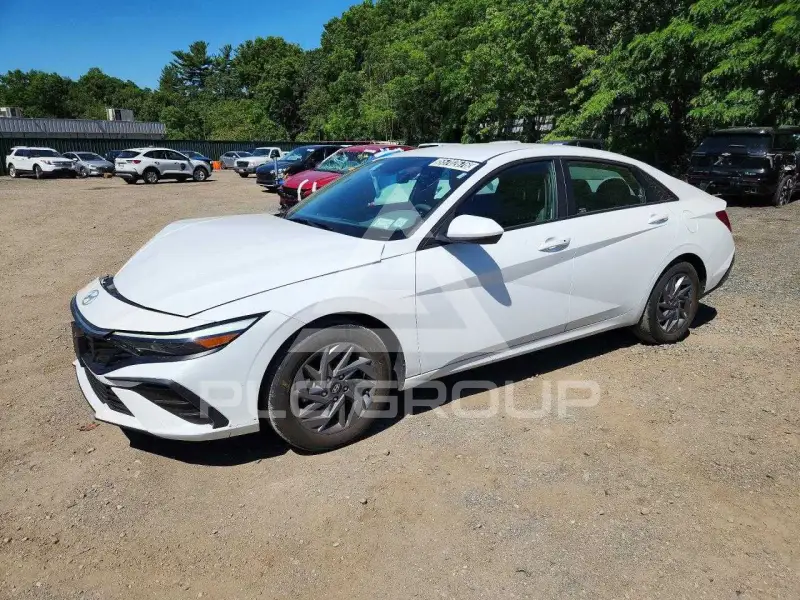 2024 Hyundai Elantra фото
