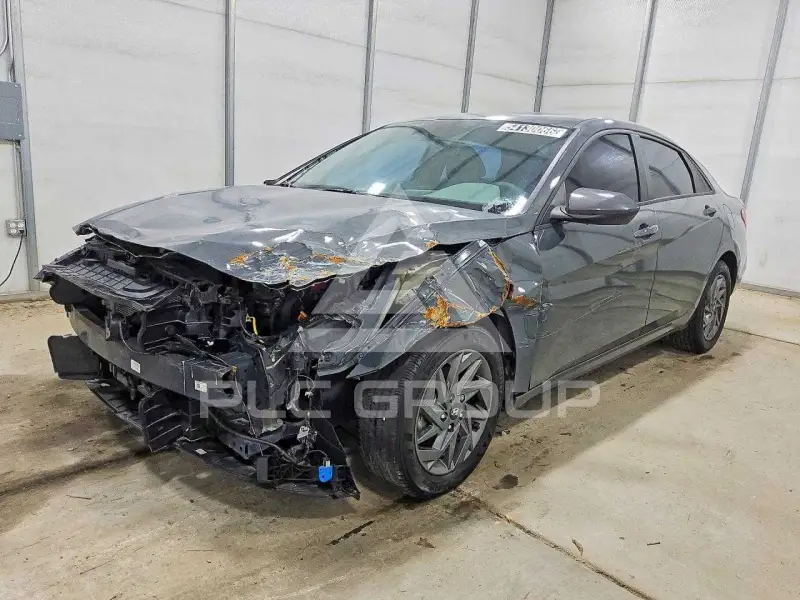 2024 Hyundai Elantra photo