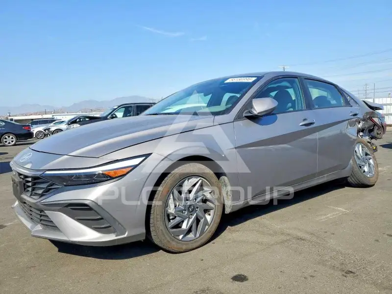 2024 Hyundai Elantra фото