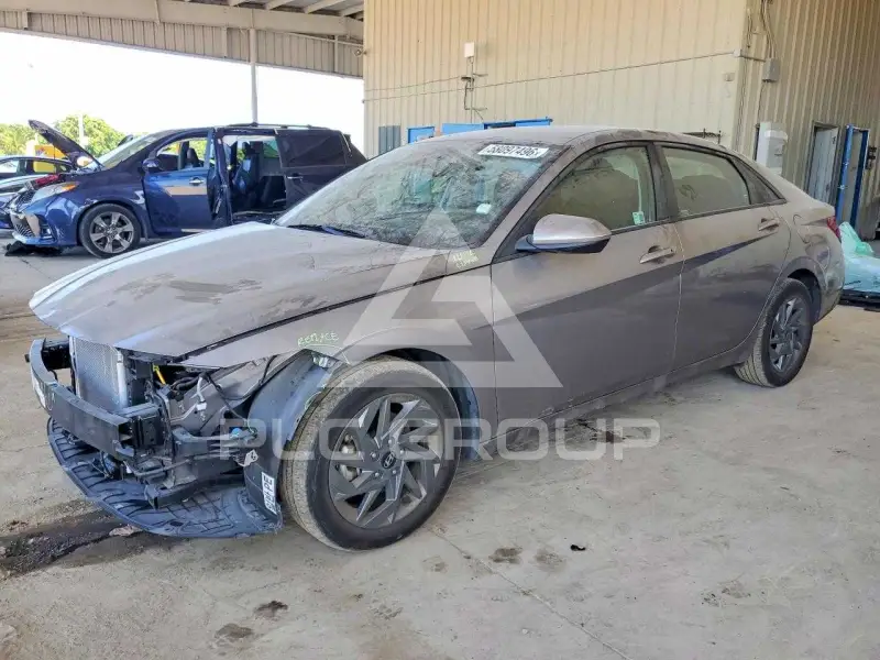2024 Hyundai Elantra фото