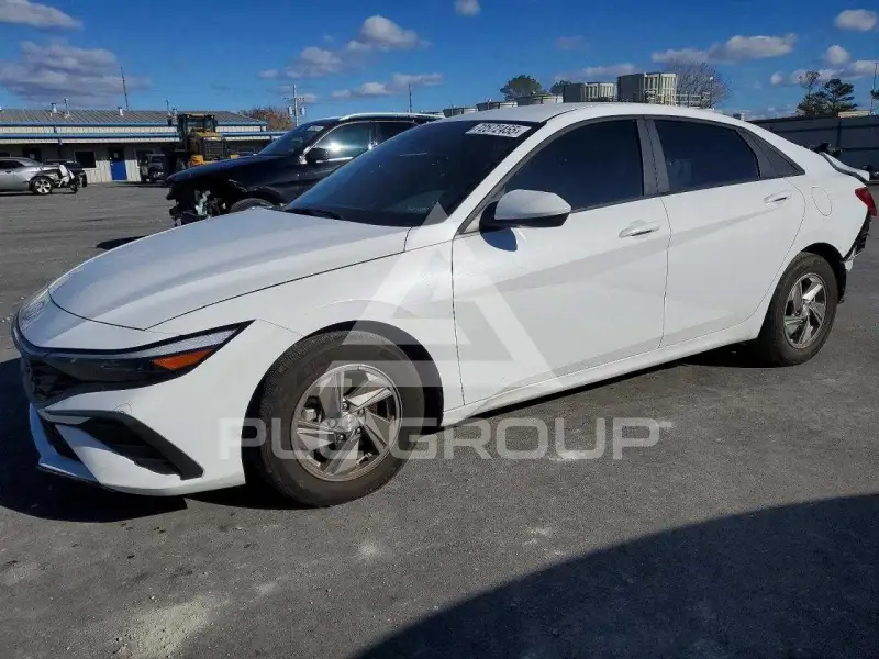 2024 Hyundai Elantra photo