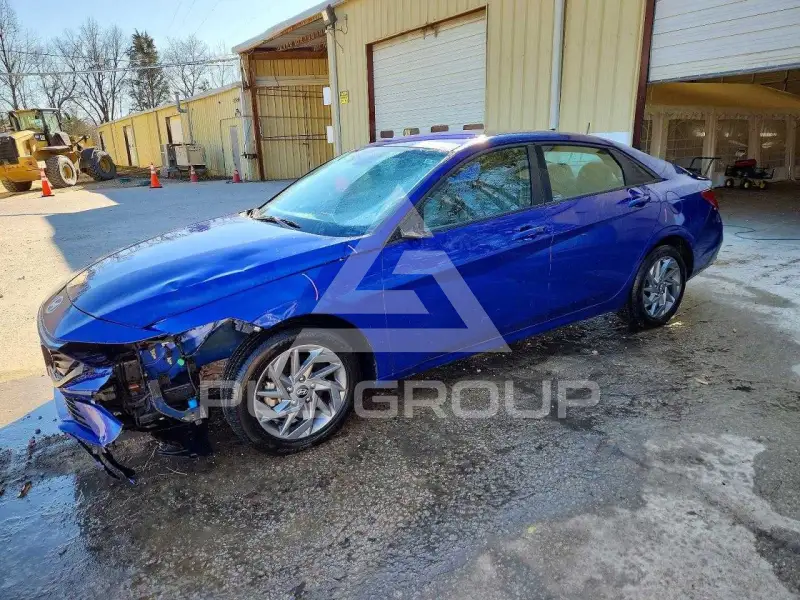 2024 Hyundai Elantra фото