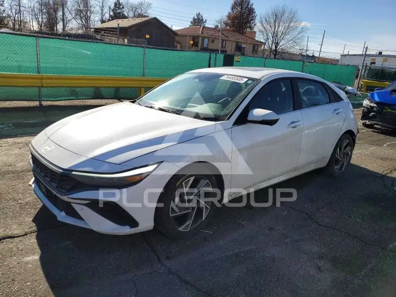 2024 Hyundai Elantra photo