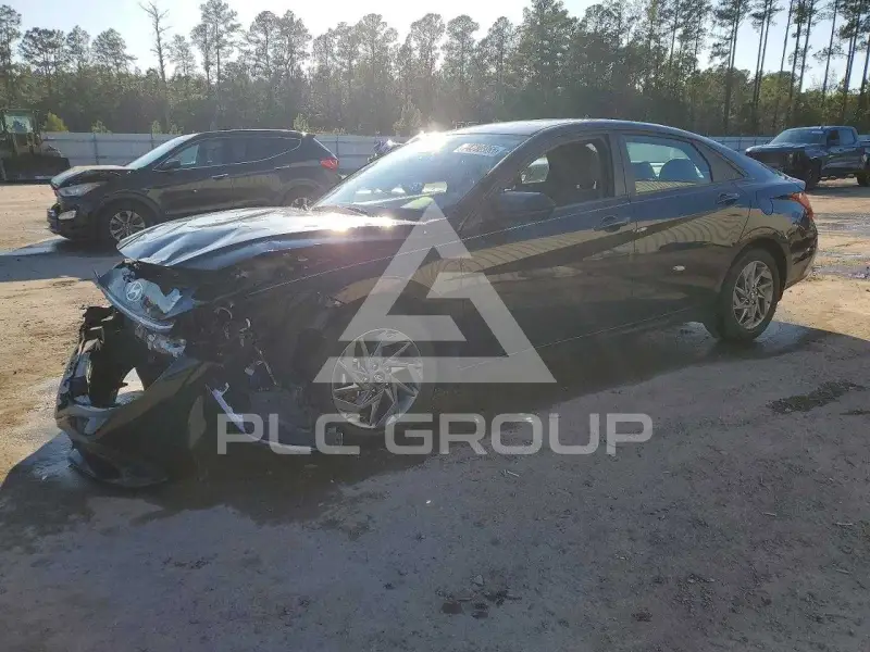2024 Hyundai Elantra photo