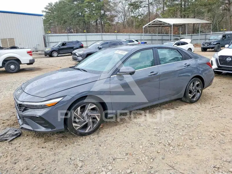 2024 Hyundai Elantra фото