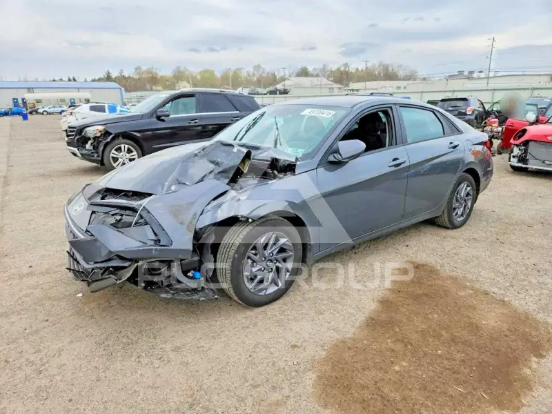 2024 Hyundai Elantra photo