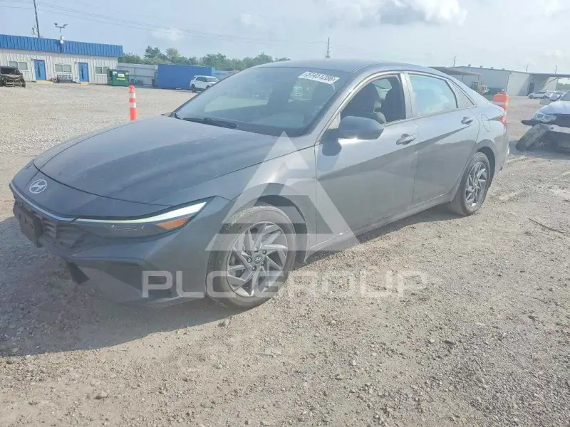 2024 Hyundai Elantra фото