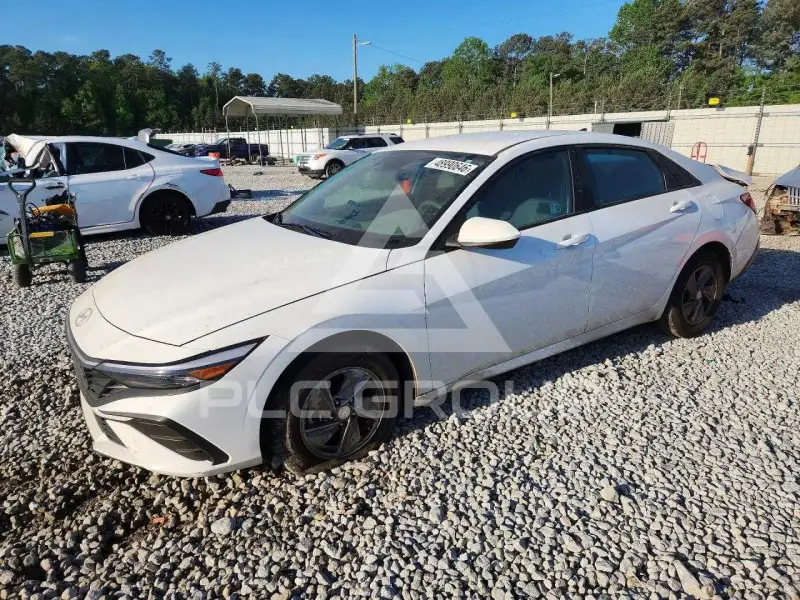 2024 Hyundai Elantra photo