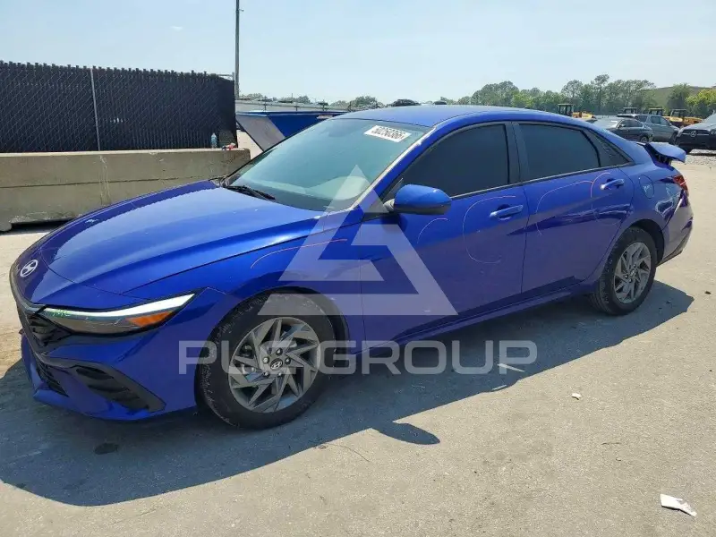 2024 Hyundai Elantra фото
