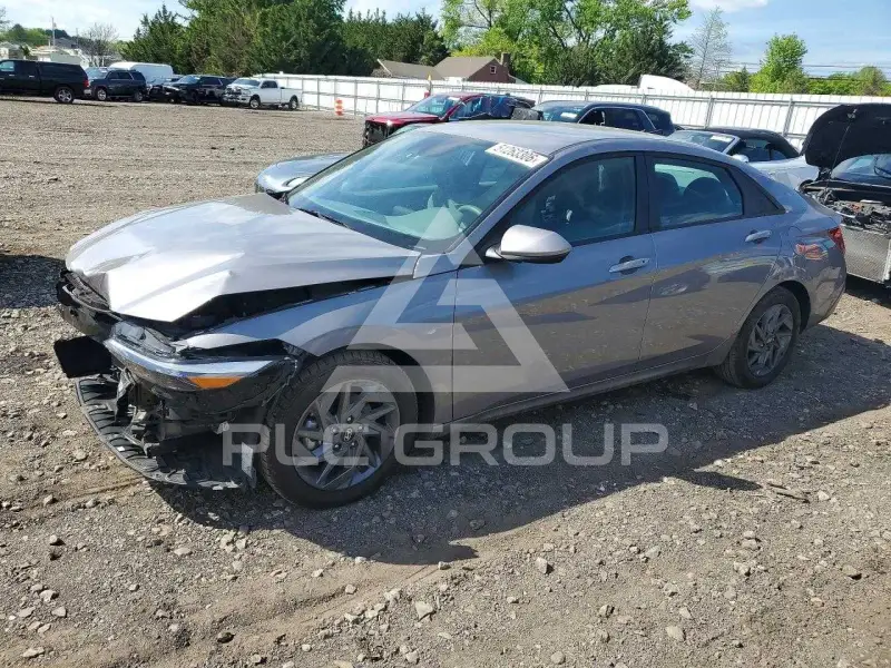 2024 Hyundai Elantra photo