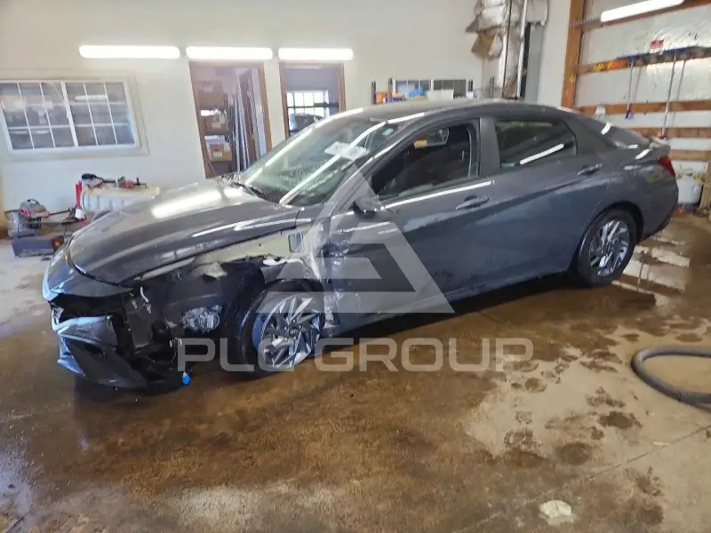 2024 Hyundai Elantra фото