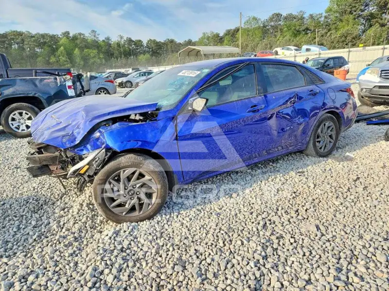 2024 Hyundai Elantra фото