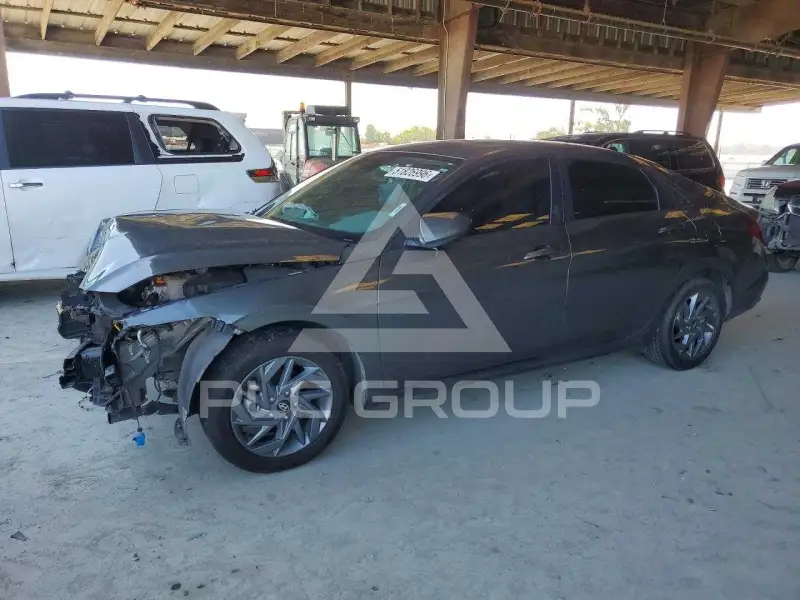 2024 Hyundai Elantra фото