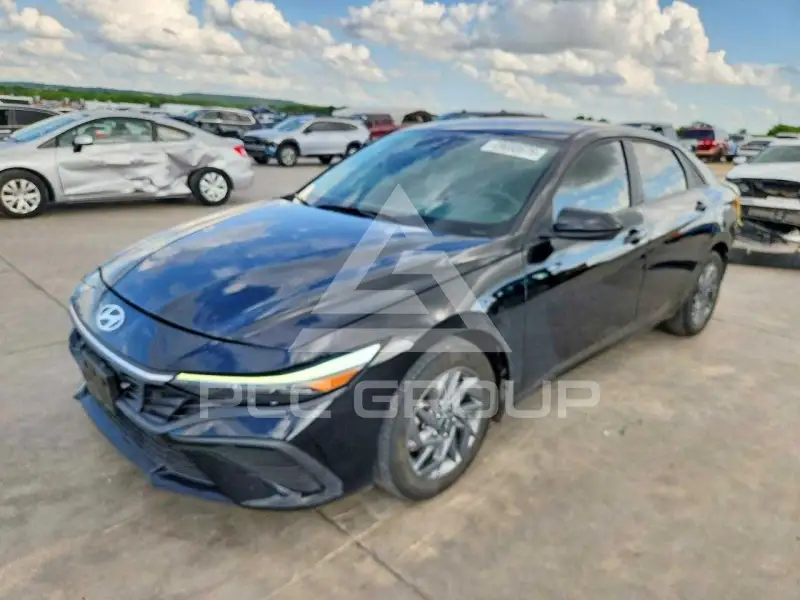 2024 Hyundai Elantra фото