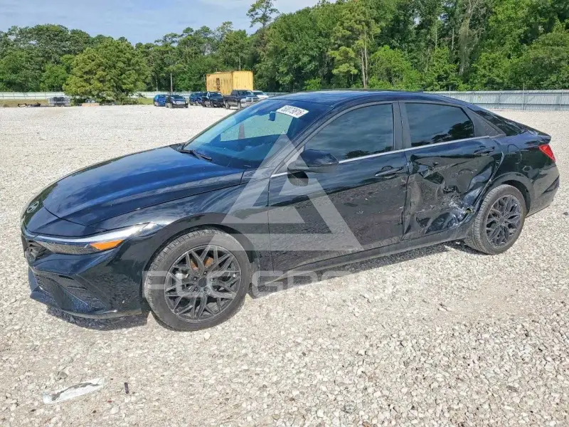 2024 Hyundai Elantra photo