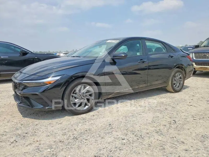 2024 Hyundai Elantra фото